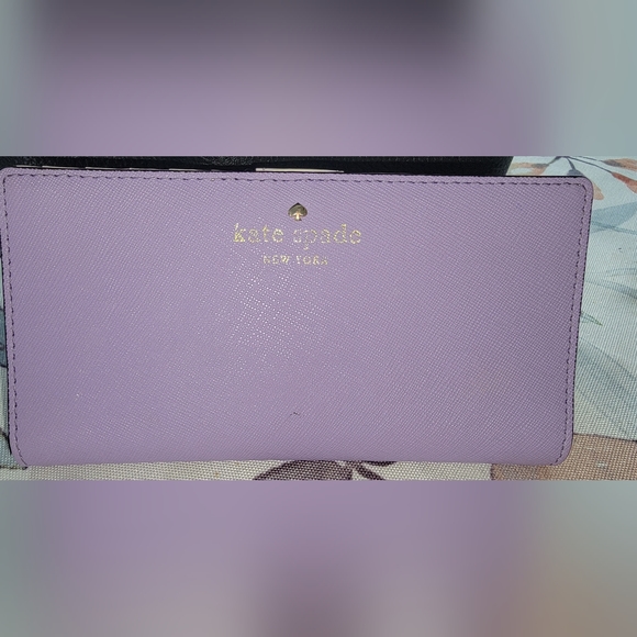 Kate Spade purple wallet - Picture 1 of 3